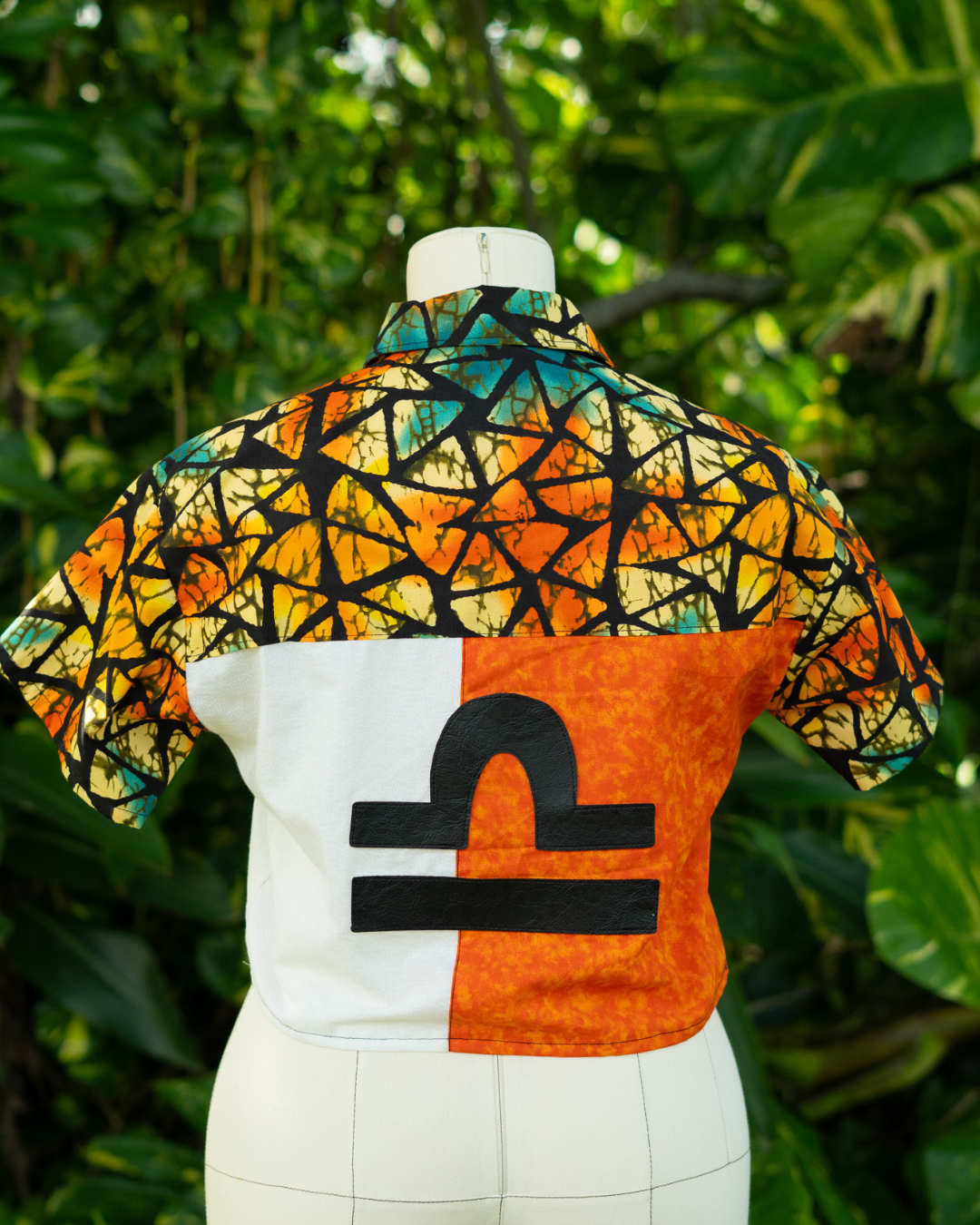 Cropped Libra Button Up Shirt | M