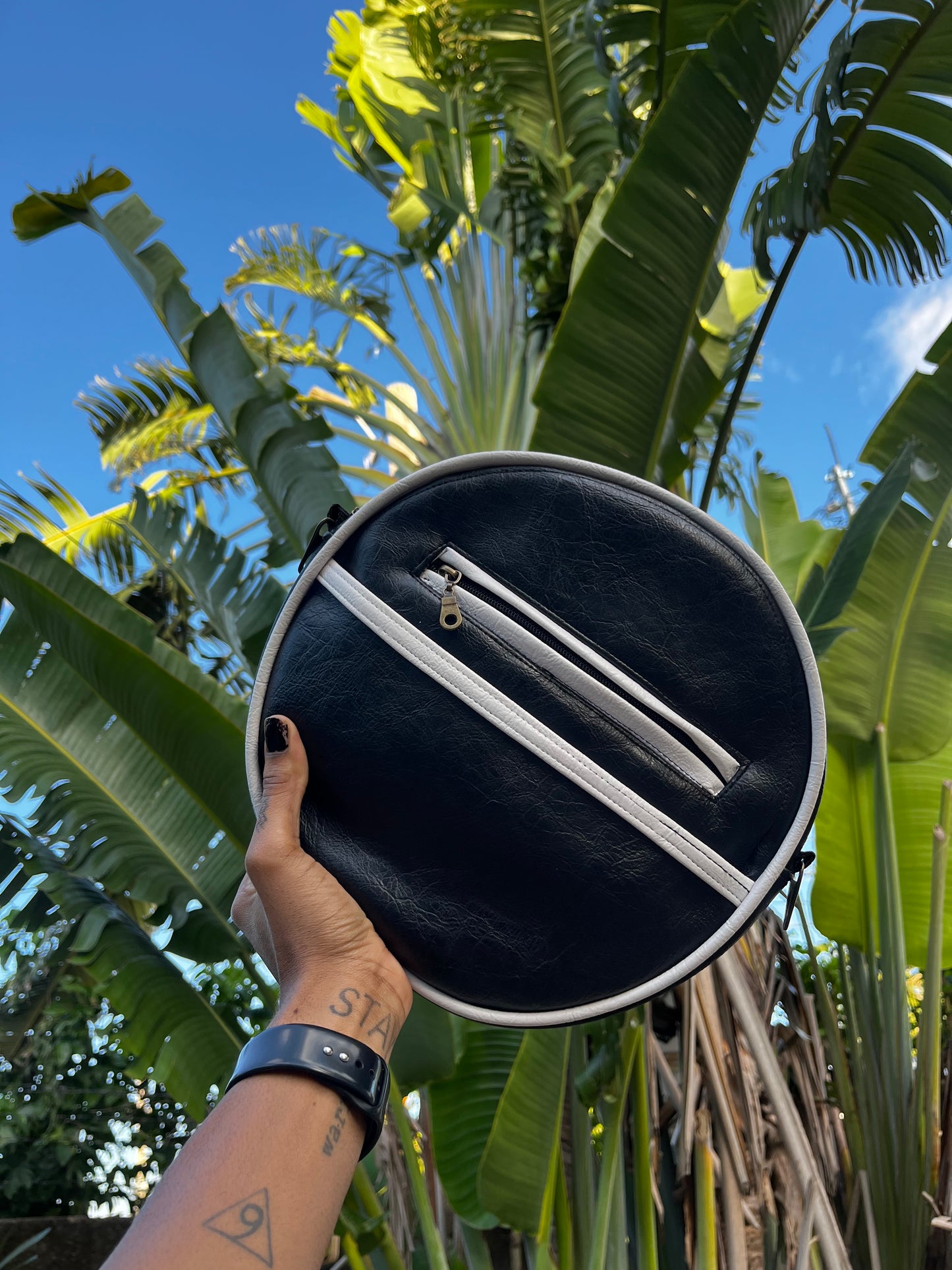 Macaroon Circle Bag | BLACK + WHITE